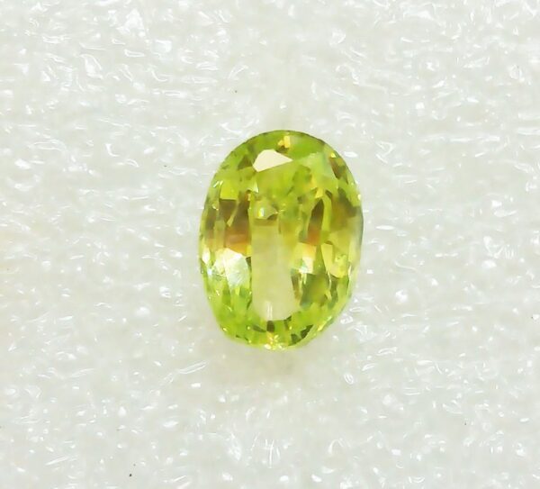 Green American Diamond Zircon(जिरकॉन)- 7.25 Carat