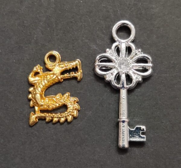 German Silver Metal Dragan And Money Key Combo Pendant