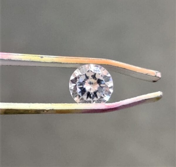 White AD | Weight 3.40 carat