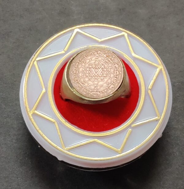 Shriyantra Ring In Copper(श्री यन्त्र रिंग तांबा)