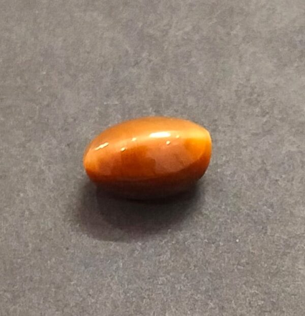 Certified Cats Eye Lahsuniya Stone (लहसुनिया स्टोन) , Weight- 4.05 carat