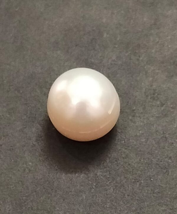Pearl Moti Stone(मोती स्टोन) | Weight- 4.0,4.60,4.90,5.10,5.20,5.55,5.80,6.10 carat