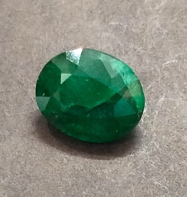 Certified Natural Beryl Stone (बेरिल स्टोन), Weight- 6.79 carat