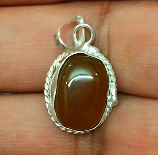 Silver Polished Brass Hakik Stone Locket 16(हकीक स्टोन लॉकेट)