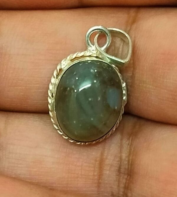 Silver Polished Brass Hakik Stone Locket 17(हकीक स्टोन लॉकेट)