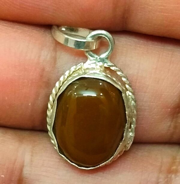 Silver Polished Brass Hakik Stone Locket 45(हकीक स्टोन लॉकेट)