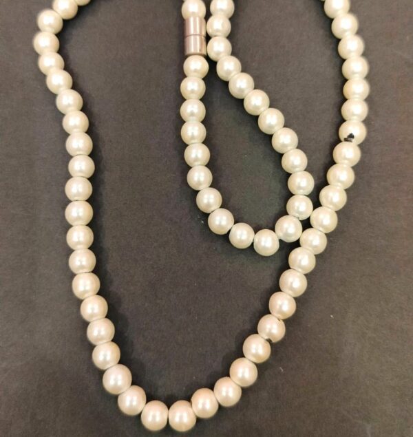 White Magnet Mala(मैगनेट माला)