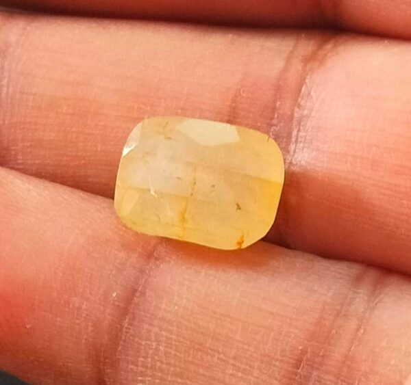 Certified Natural Topaz Stone With Certificate(सर्टिफाइड टोपाज़  स्टोन) | Weight- 14.0 Ratti
