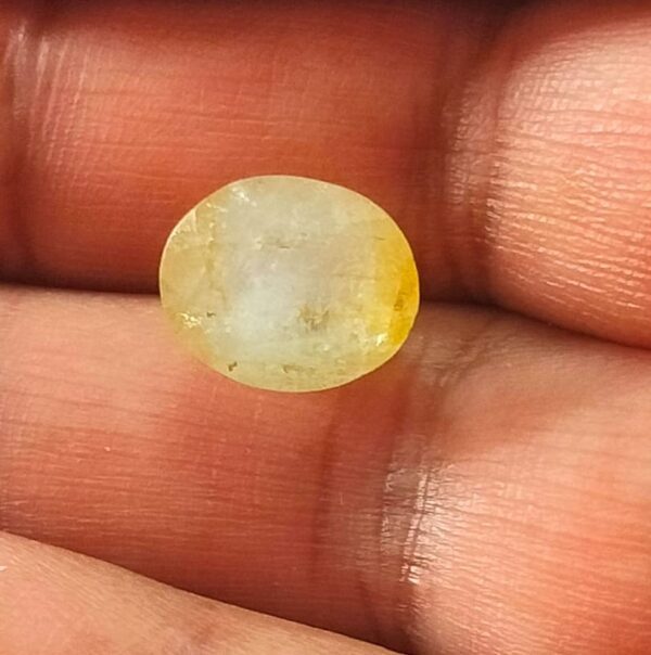 Certified Natural Topaz Stone With Certificate(सर्टिफाइड टोपाज़  स्टोन) | Weight- 17.50 Ratti