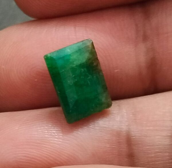 Certified Natural Beryl Stone (बेरिल स्टोन), Weight 4.83 carat