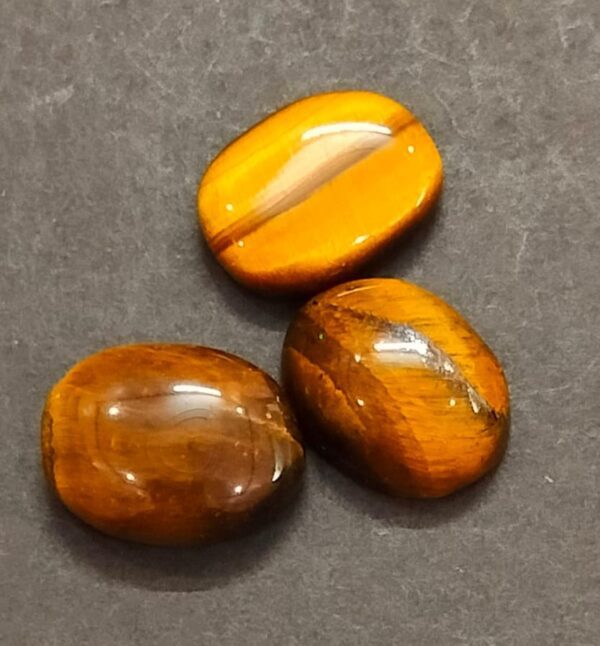 Tiger Eye Stone(टाइगरआई स्टोन ), Weight- 7.0 carat
