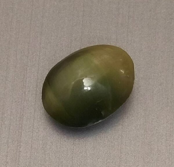 Certified Cats Eye Lahsuniya Stone (लहसुनिया स्टोन) , Weight- 8.91 Ratti